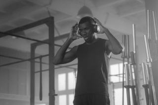 JBL T110BT : l’intra sans fil à arceau de nuque