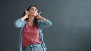 Microsoft Surface Headphones : la réduction de bruit à la molette