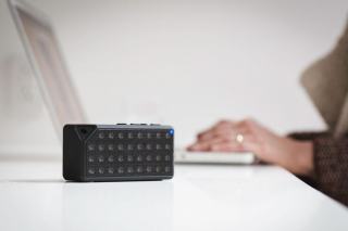 Sony SRS-X33 : l’enceinte nomade à radiateurs passifs